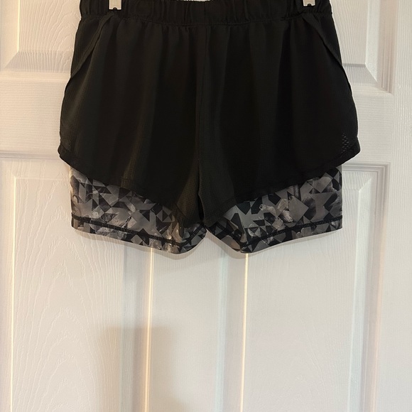 Reebok shorts - Picture 3 of 4